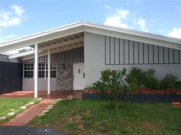 6765 Rose Dr, Hollywood, FL 33023