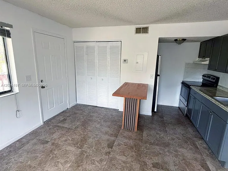 2070 NW 43rd Ter #6 — Photo 5