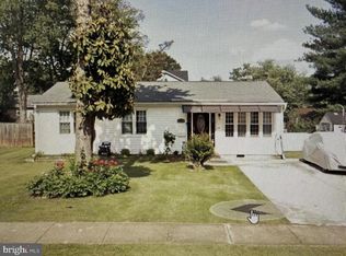 1909 Hillside Dr, Falls Church, VA 22043