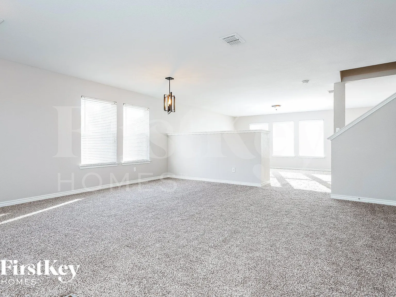 4 bed, 2.5 bath, 2428 sqft, $2,635 — Photo 4
