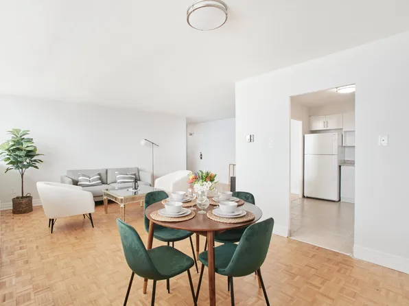 53 Warrender Ave, Toronto, ON M9B 5Z7