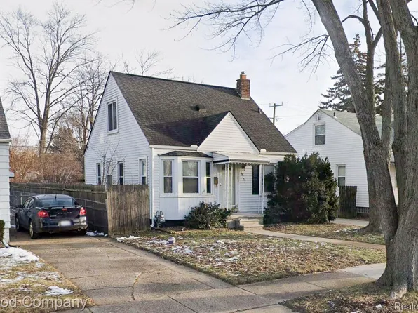19757 Elkhart St, Harper Woods, MI 48225