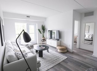 30 University Cres #106, Winnipeg, MB R3T6G9