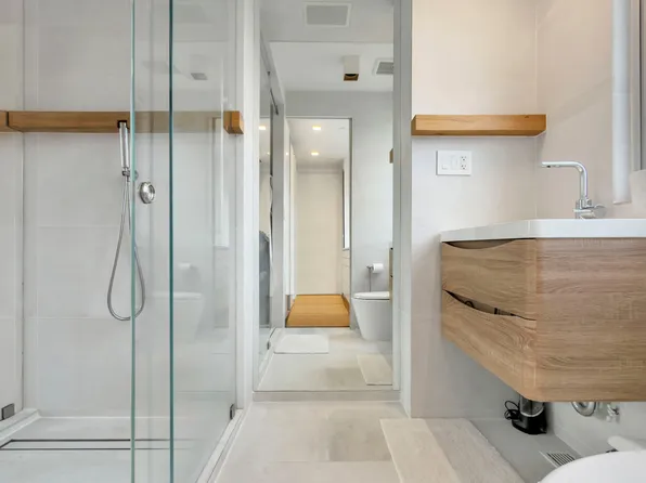 16 Minetta Lane image 13 of 29