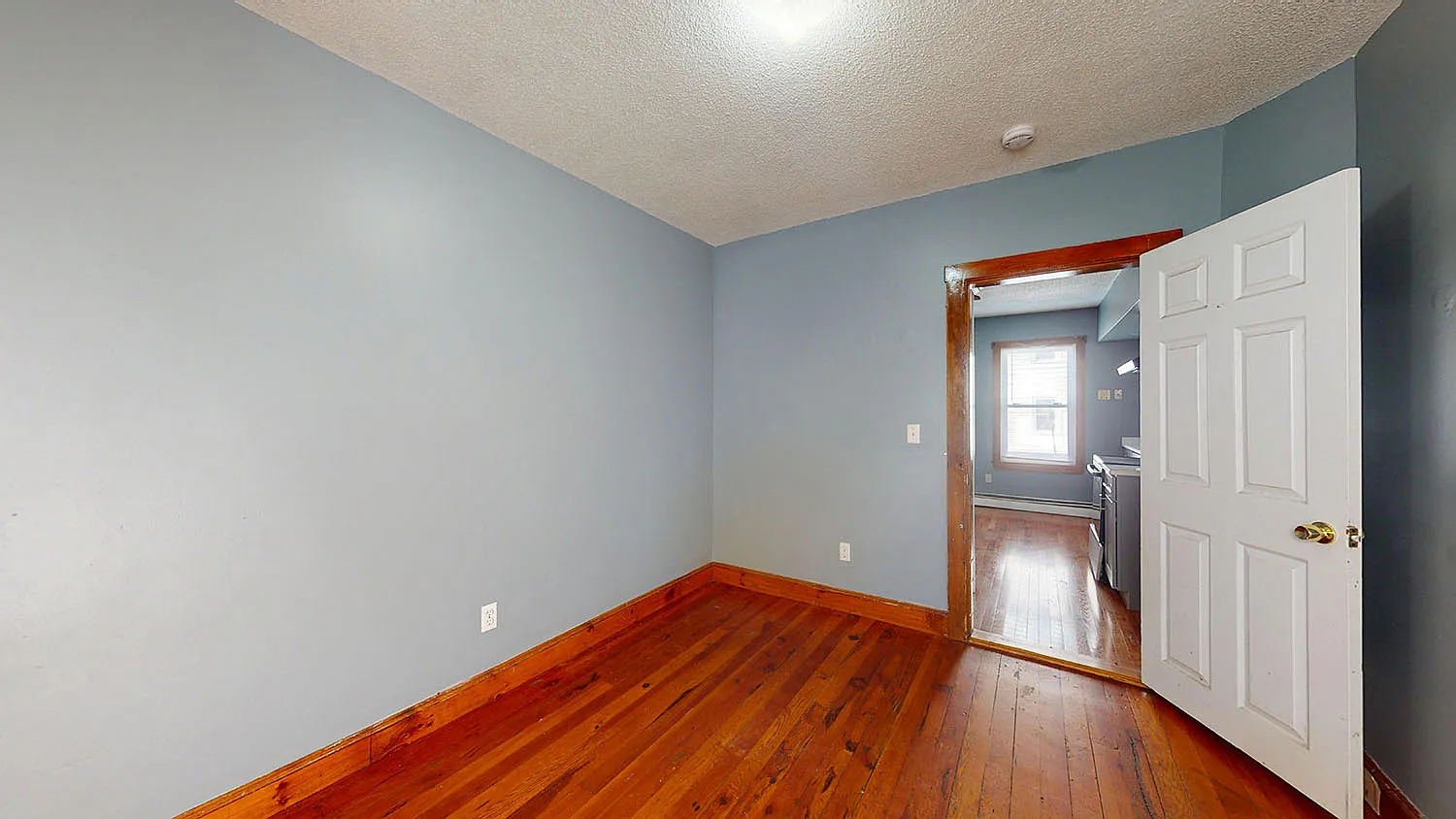 3 bed, 1009 sqft, $2,000 — Photo 4
