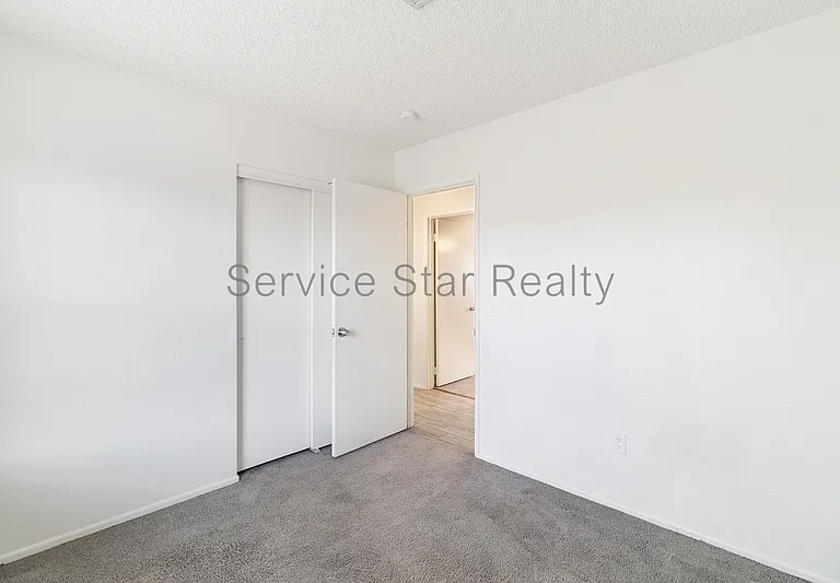 6418 W Laredo St — Photo 13