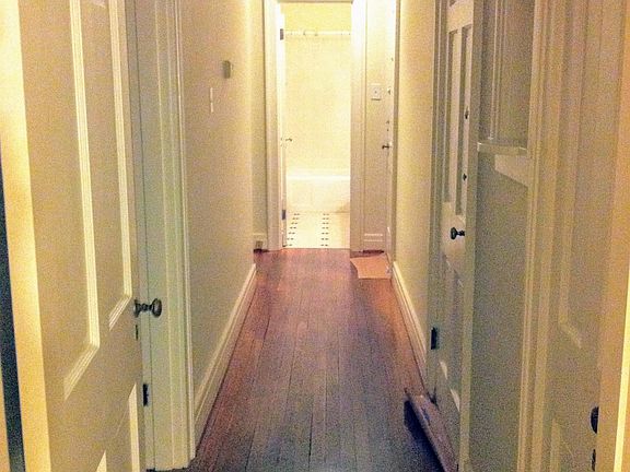 5th image of 218 Castlewood Dr