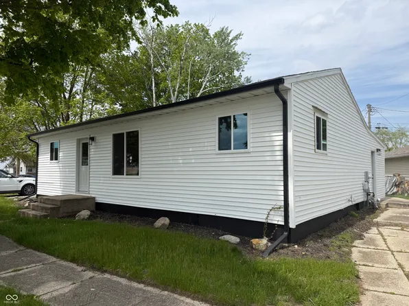 562 Roanoke Rd, Kingsford Heights, IN 46346