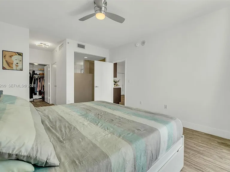 90 SW 3rd St #4303 — Photo 16
