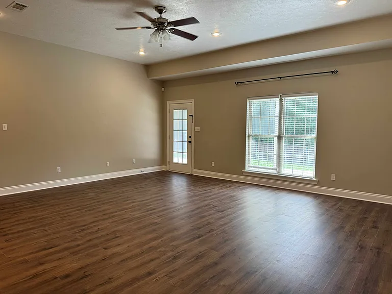 105 Small Oaks Rd — Photo 7