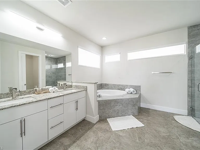 1608 NW 38th Ave — Photo 17