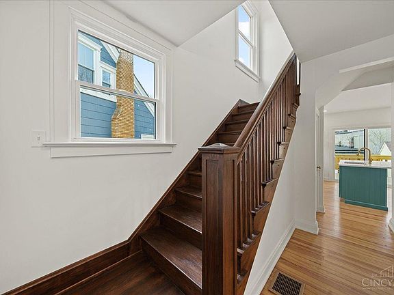 4th image of 3067 Henshaw Ave