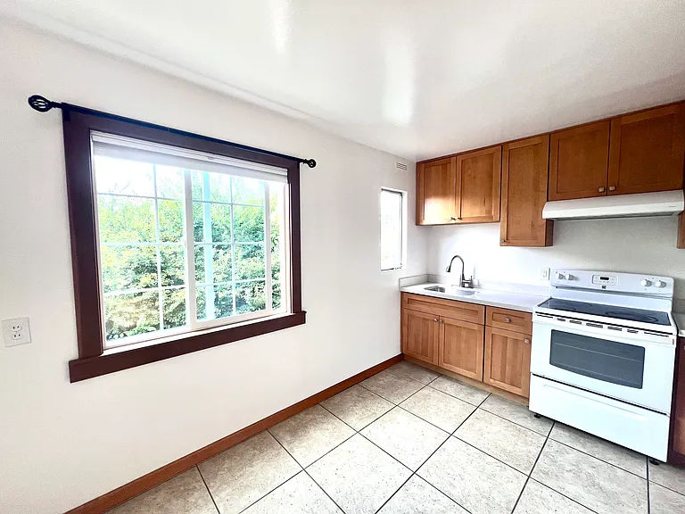 1211 Parker St #C — Photo 3