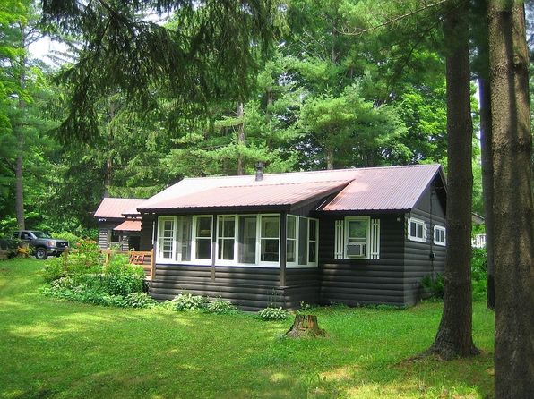 3 Pine Knoll Ln