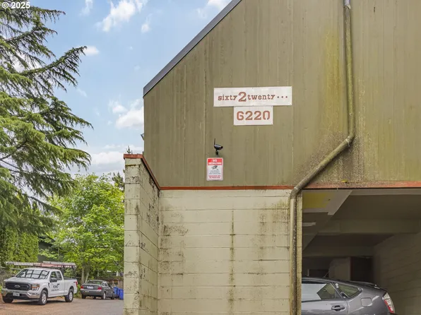6220 SW Capitol Hwy APT 7, Portland, OR 97239