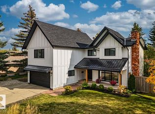 98 Wolf Cres NW, Edmonton, AB T5T 1E2