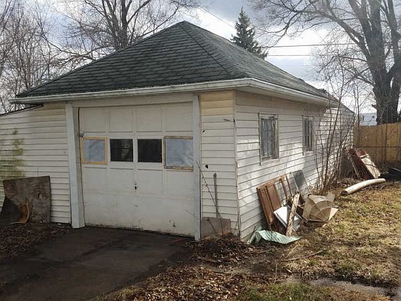 3rd image of 1508 W Garden St