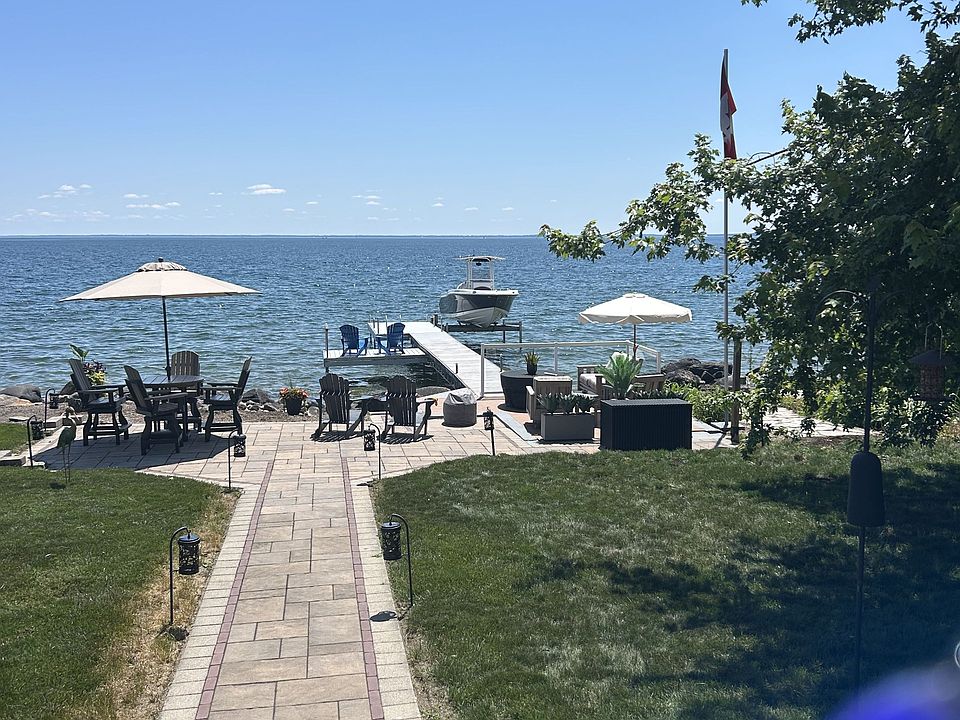 1st image of 167 Lakeshore Rd W