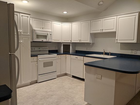 4th image of 434 Danvers Ct