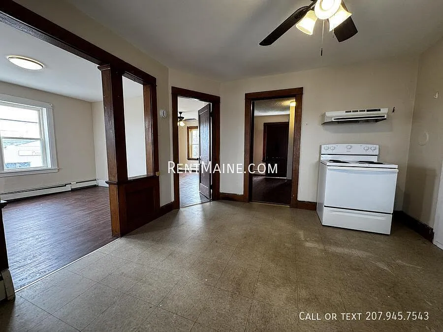 Building Photo - 172 College Ave #3