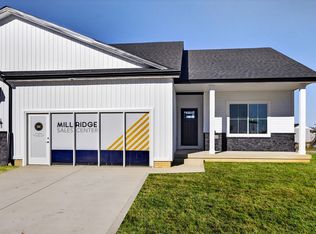 9101 Robinson Dr, West Des Moines, IA 50266