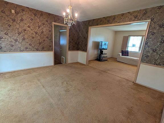 5th image of 317 Southfair Ct