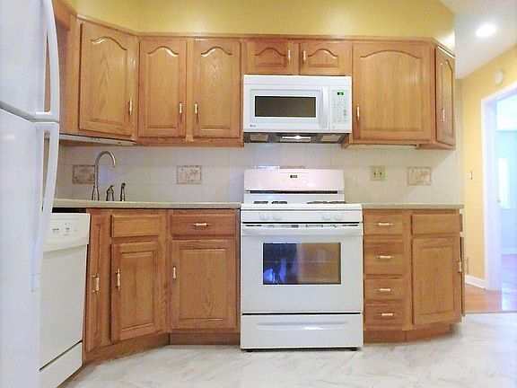 4th image of 16927 26th Ave #1