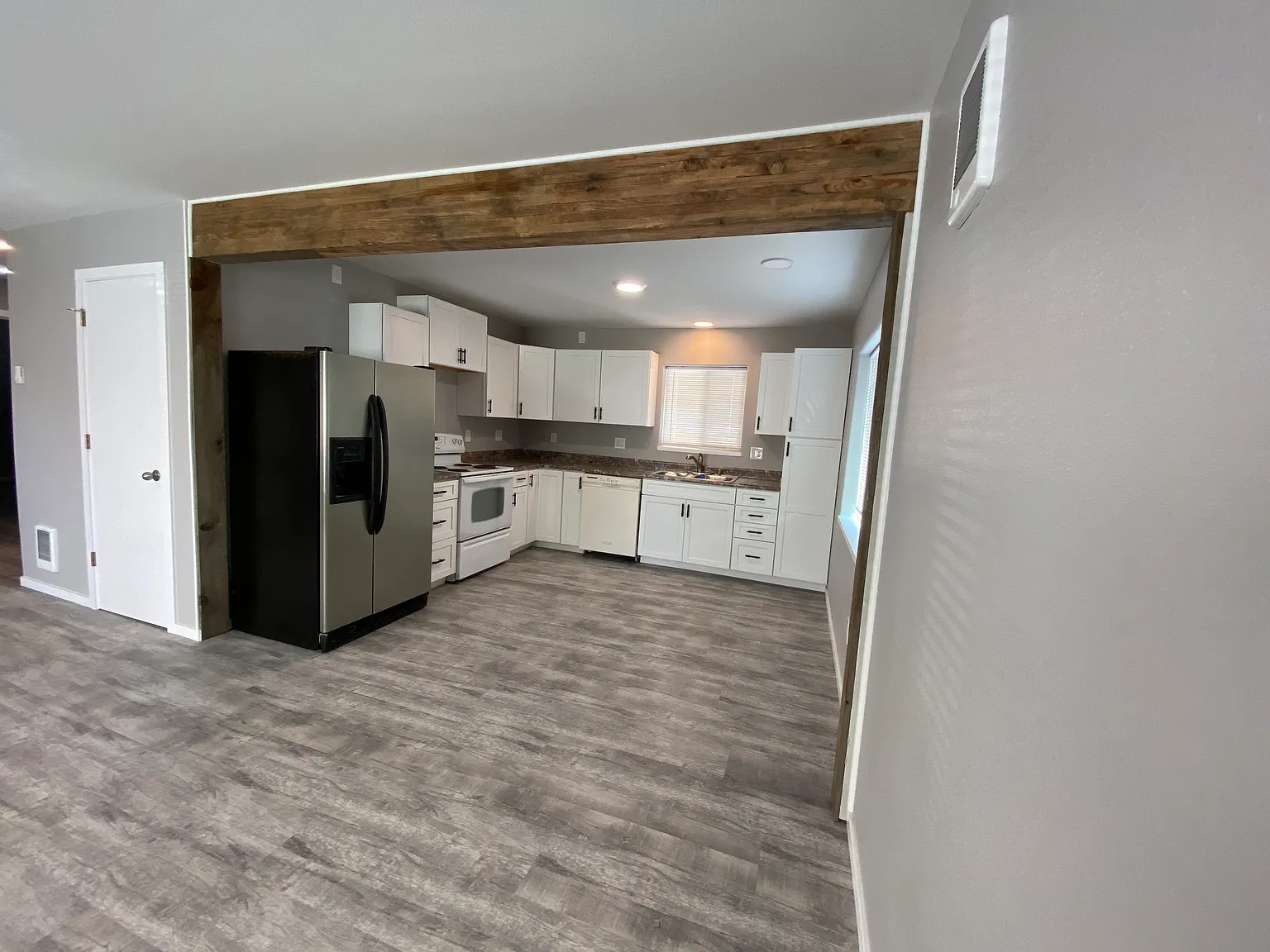 4 bed, 1500 sqft, $2,300 — Photo 2