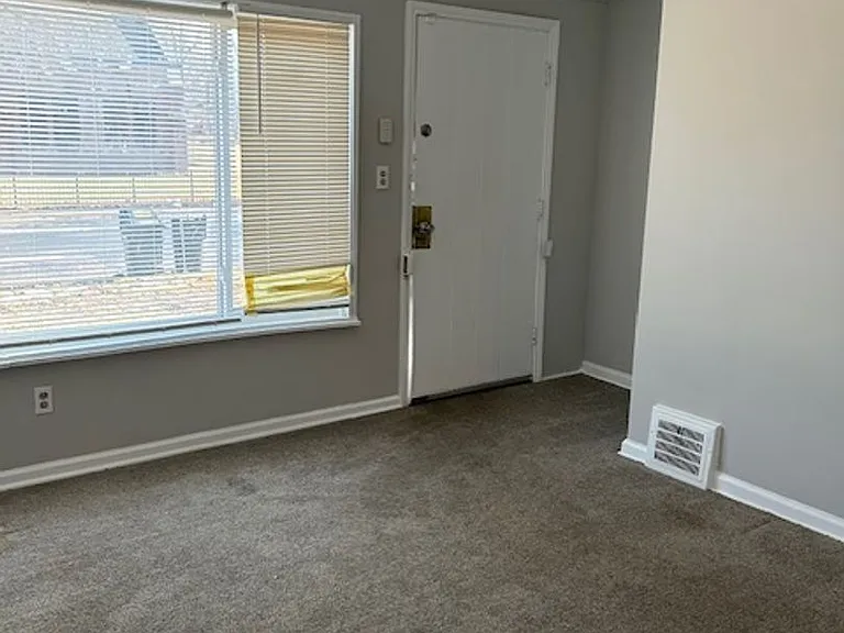 18025 Bentler St — Photo 2