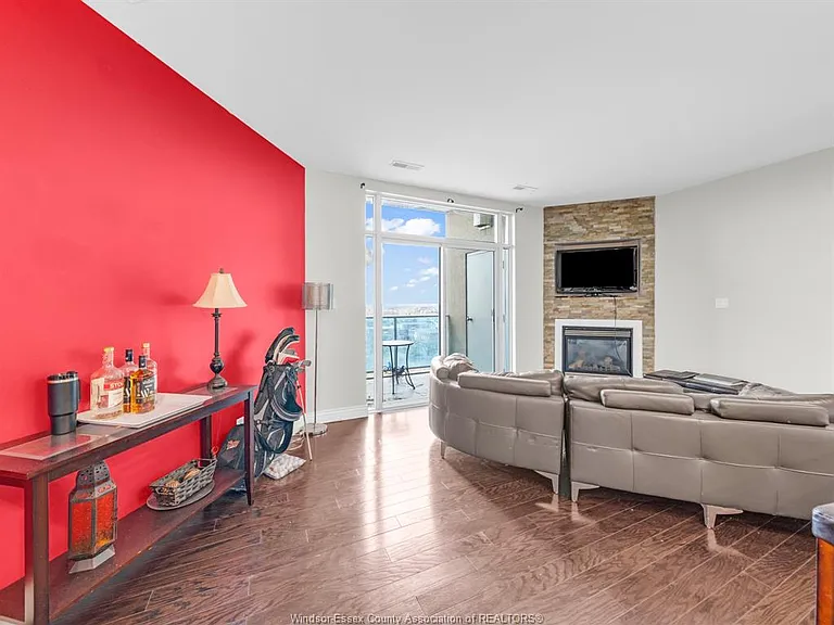 1225 Riverside Dr E #1007 — Photo 11