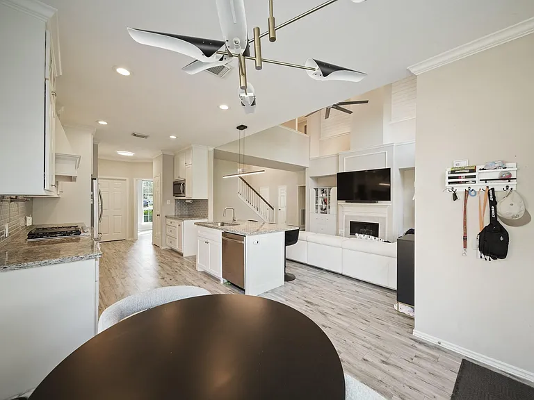 16322 Drystone Ln — Photo 19