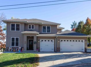 3640 Crescent Ct, Dubuque, IA 52003