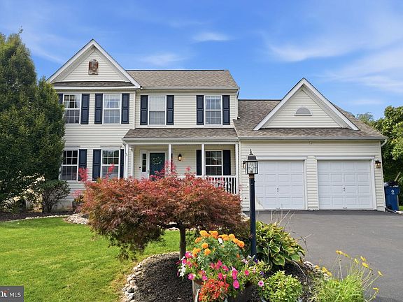 2nd image of 1421 Cobblestone Way