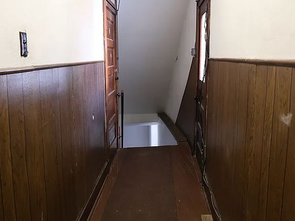 4th image of 206 4th St Unit 3
