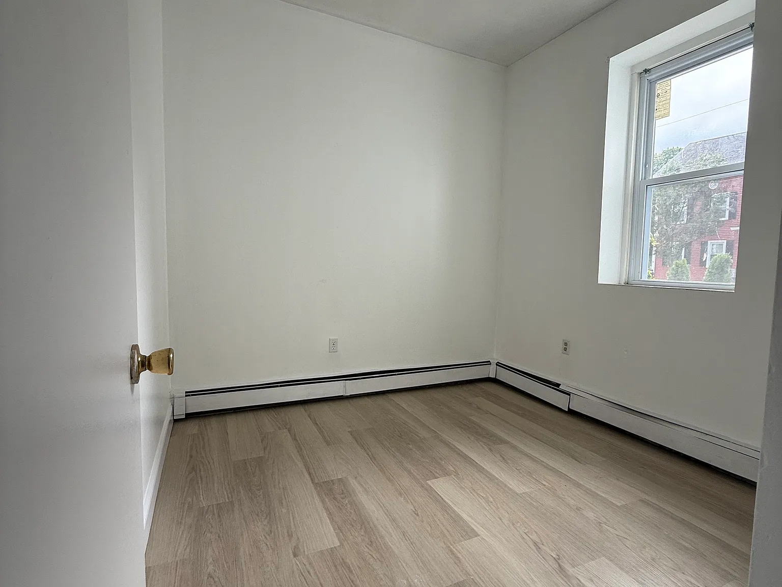 3 bed, 800 sqft, $2,300 — Photo 4