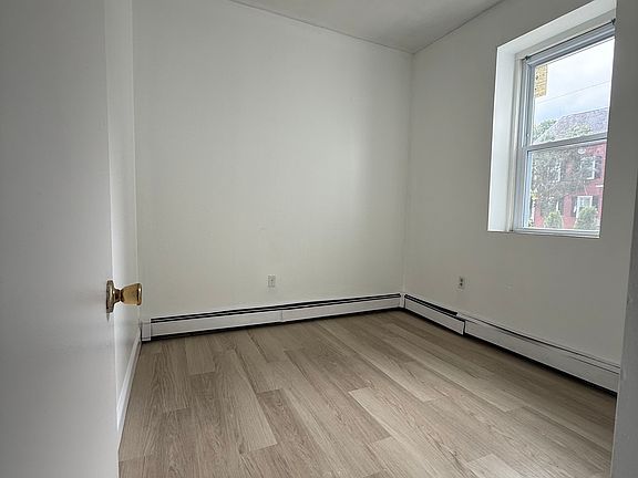 4th image of 105 Ives St #1