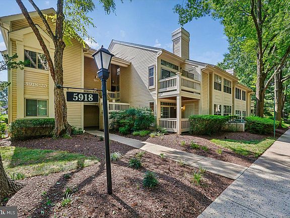 2nd image of 5918 Barbados Pl APT 103