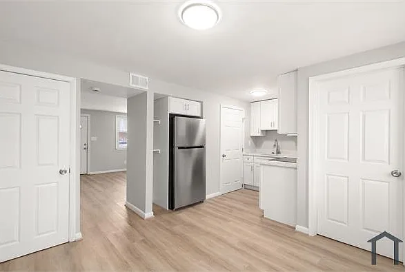 2015 Dineen Dr — Photo 7