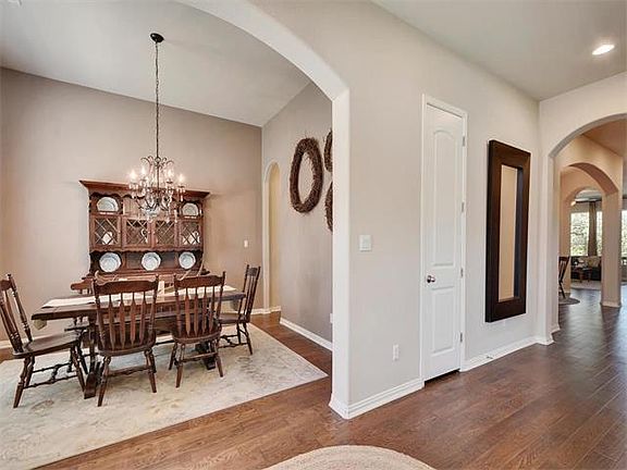 5th image of 465 Catalina Ln