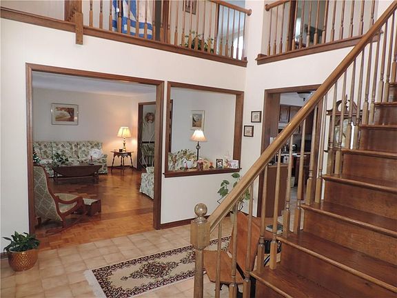4th image of 50 Haskins Ln S