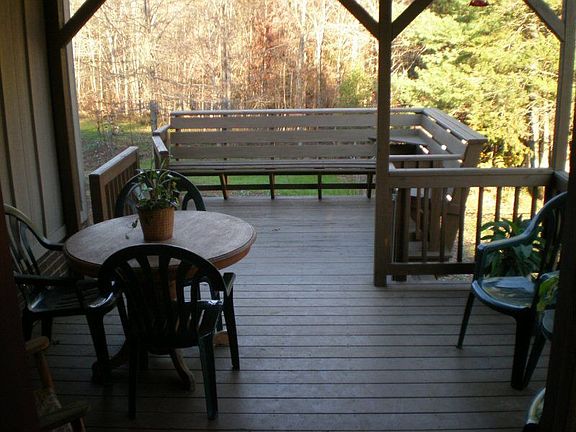 Deck (w/ benches)