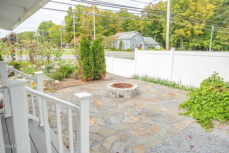 3rd image of 1 Sutherland Drive