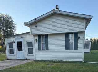 W5070 Woodland Rd, Shawano, WI 54166