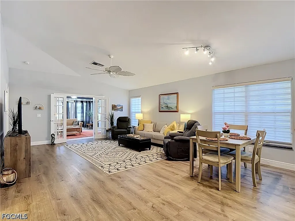 2 bed, 1604 sqft, $2,700 — Photo 2