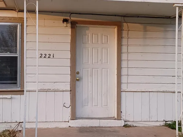 2221 NW Pollard Ave, Lawton, OK 73505