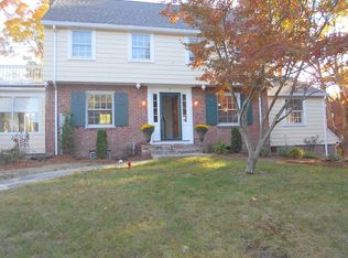 23 Denesley Rd, Springfield, MA 01151