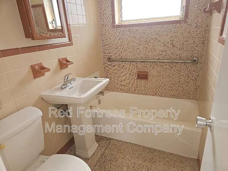 2530 Kennesaw St — Photo 7