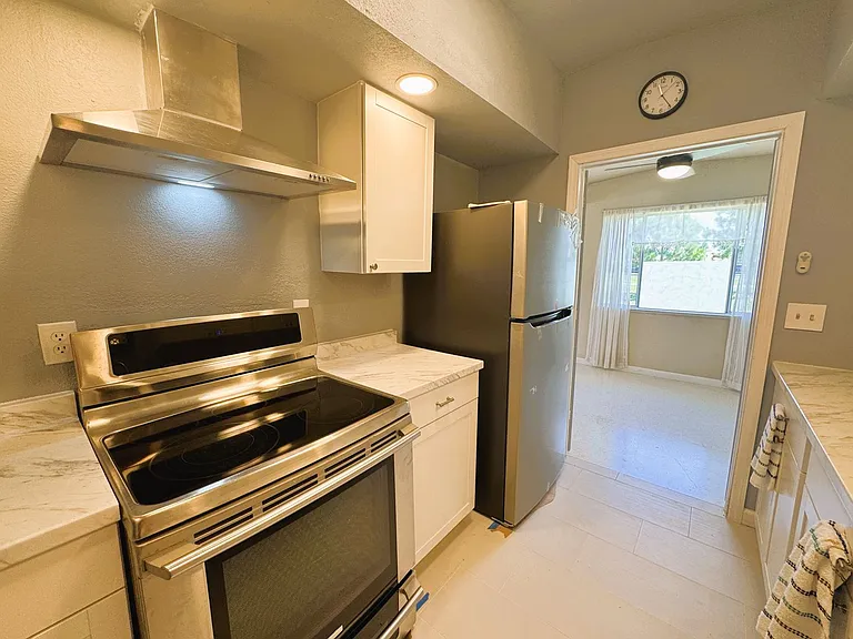 13880 Tamiami Trl — Photo 7