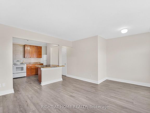 2nd image of 1698A Eglinton Ave W