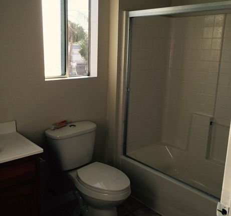 2nd image of 10614 Wilmington Ave